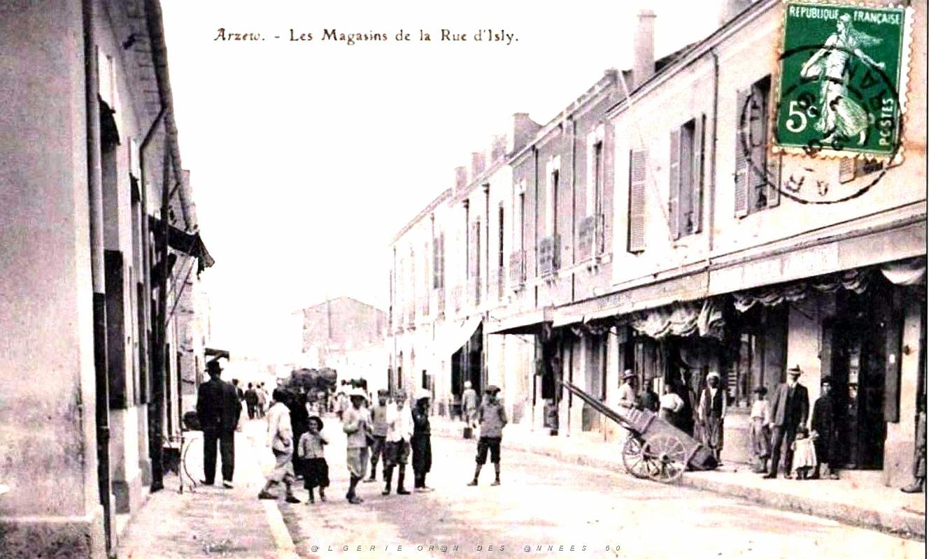 1511- Arzew - Les Magasins de la rue d'Isly.jpg